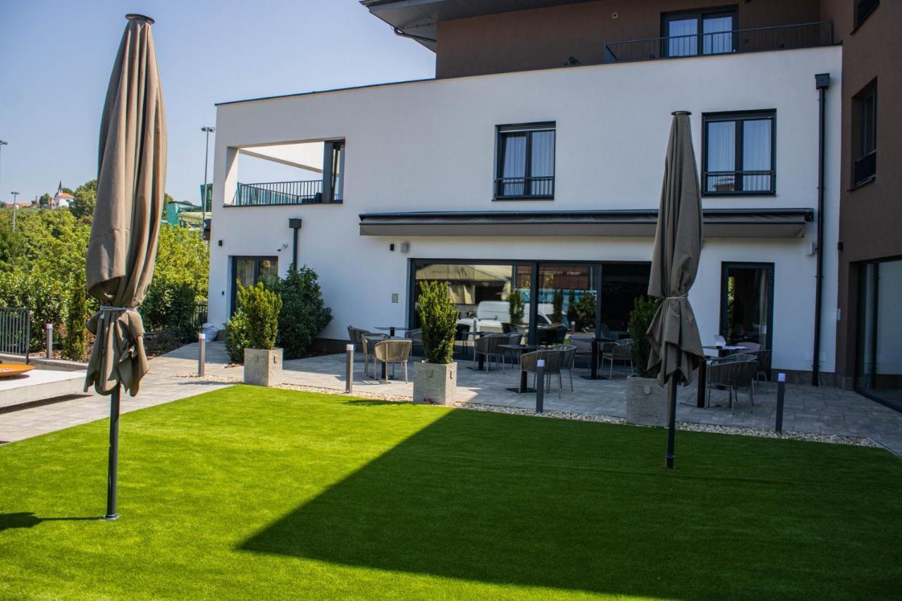 Mediterraneo Luxury Room Esztergom Exterior foto